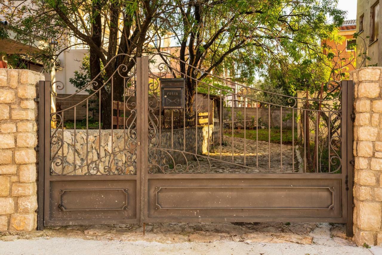 Apartments Natali بار المظهر الخارجي الصورة
