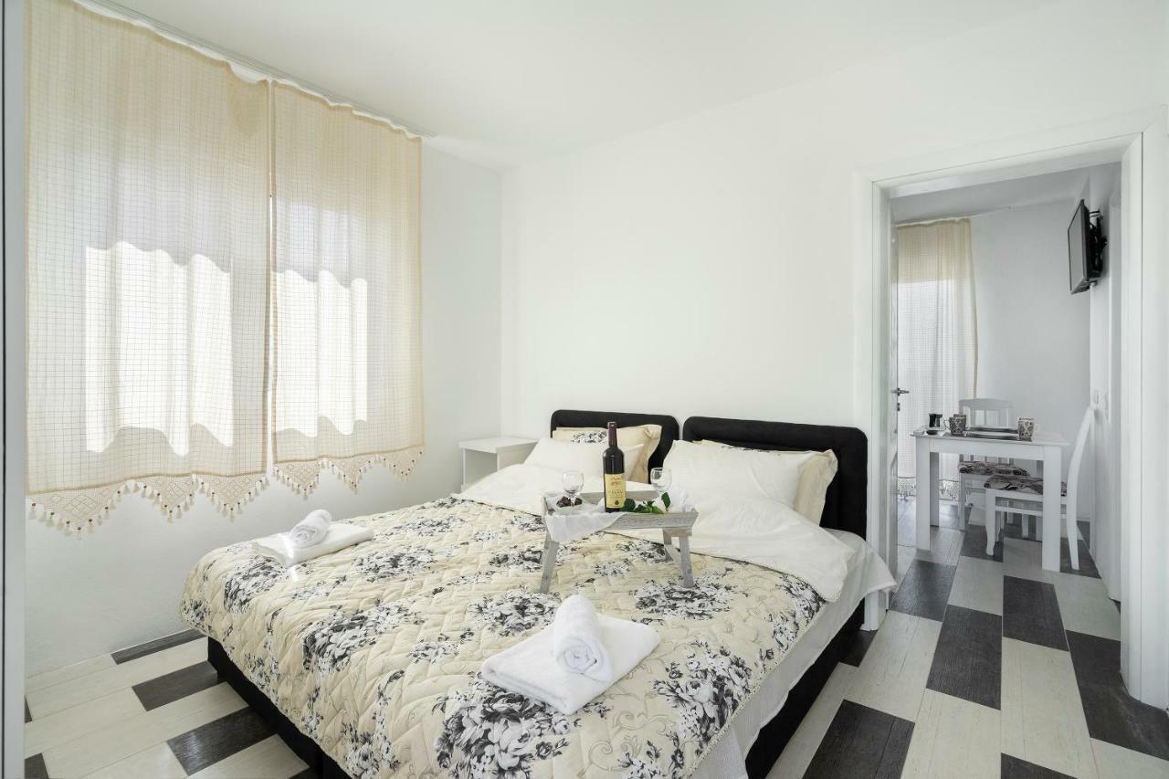 Apartments Natali بار المظهر الخارجي الصورة